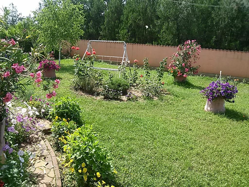 Liget Panzió Nyirbogdany Exterior foto
